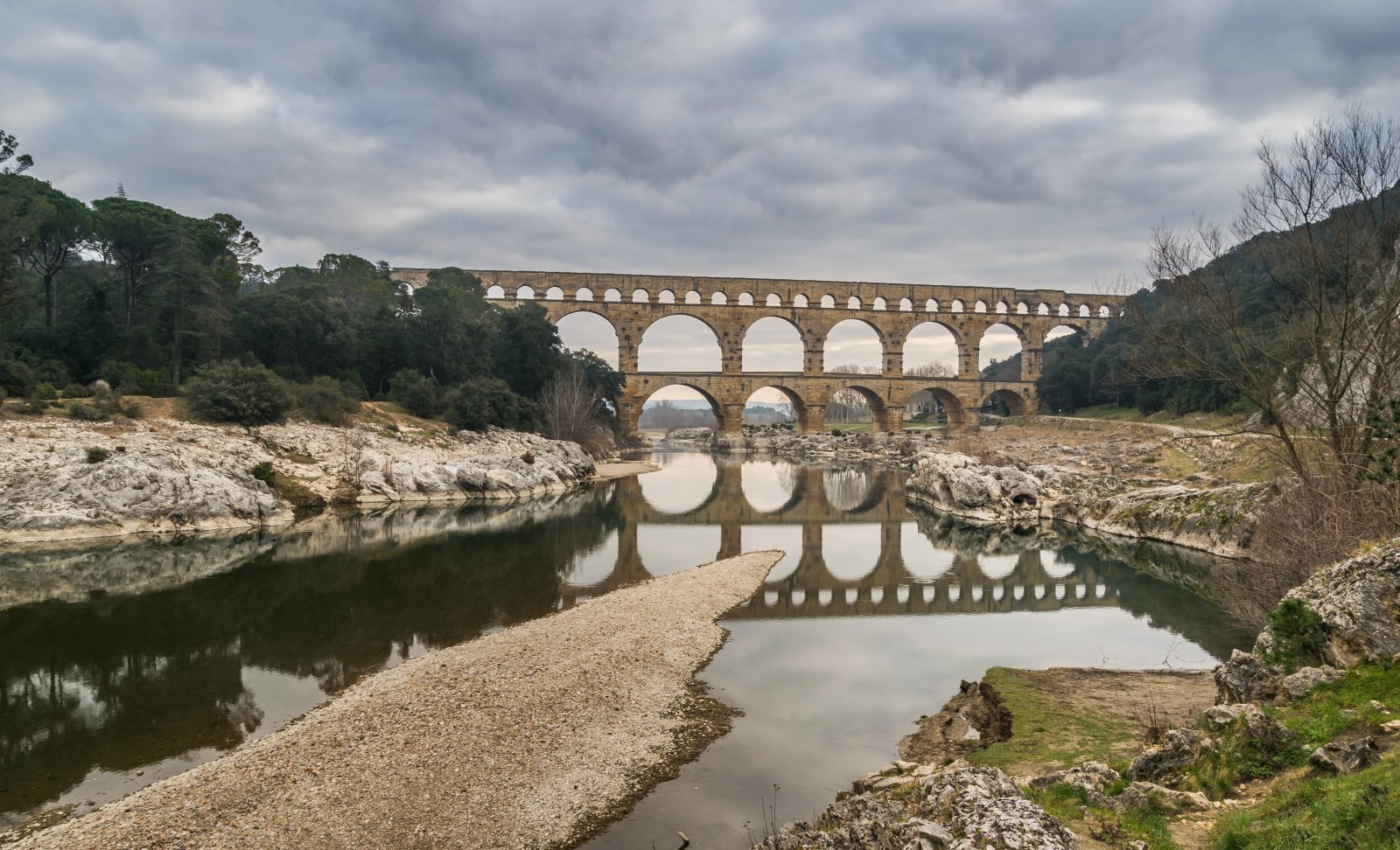 Le Pont du Gard, symbole du patrimoine d'Occitanie