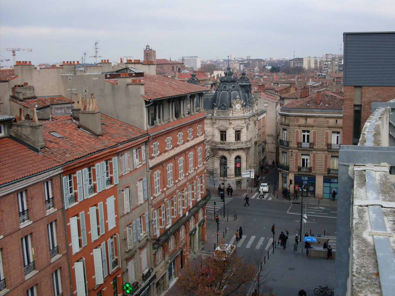 Place des Carmes à Toulouse, quartier prisé pour la location immobilière