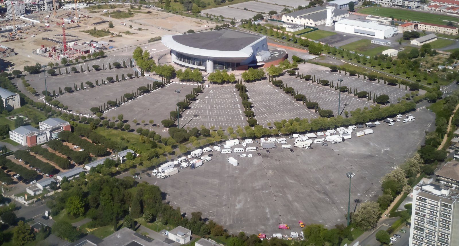Vue aérienne du Zénith Toulouse Métropole, grande salle de concert d'Occitanie